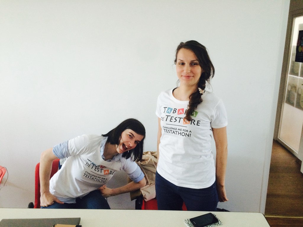 Andrea si Ionela la TdT cu tricourile de testathon